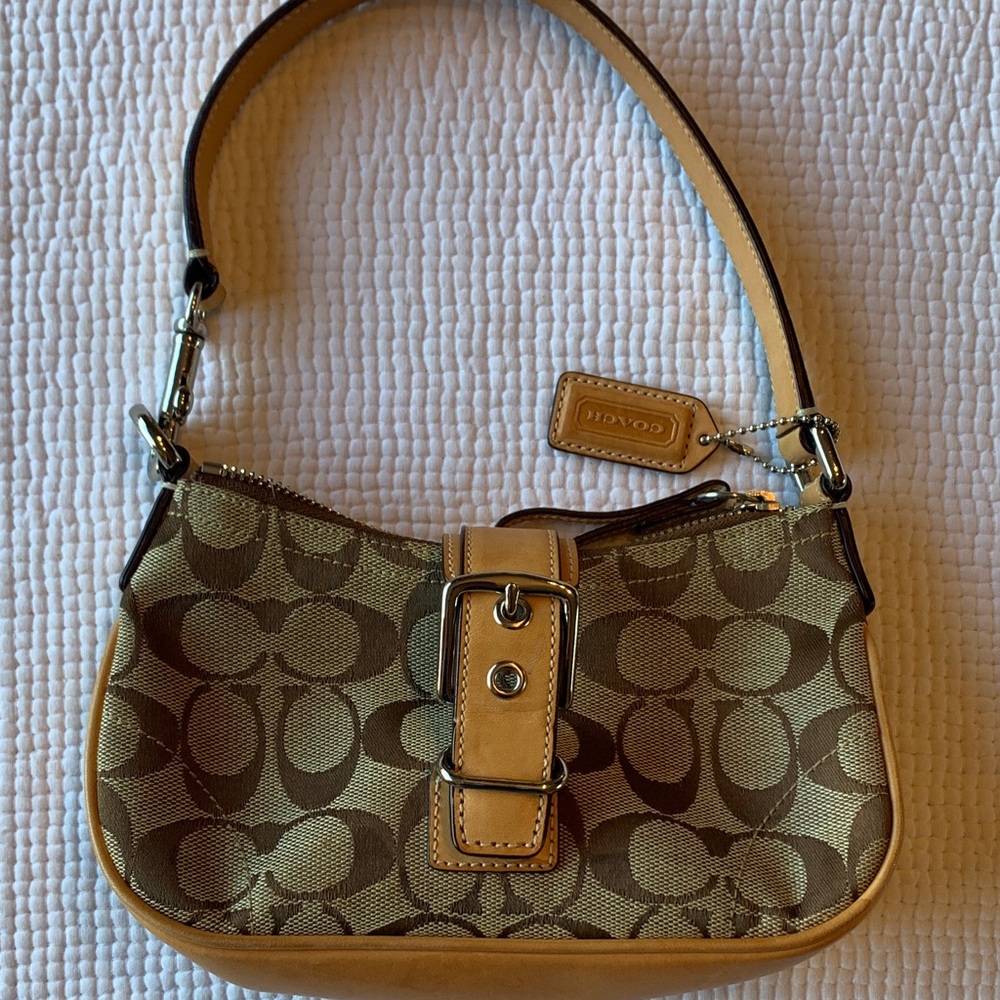 Coach Brown and Tan Signature Shoulder Bag - Picture 4 of 16